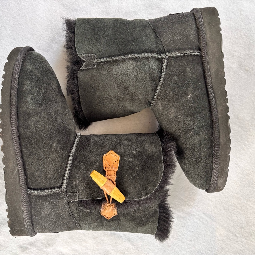 UGG Black Suede Boots with Fur and Toggle Kids 4